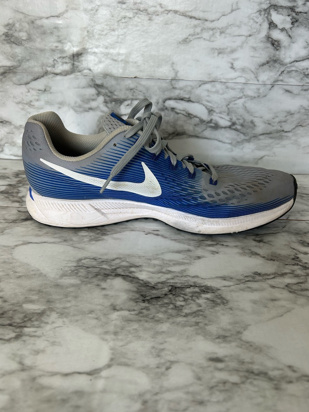 Nike | men’s size 10.5 Zoom Pegasus 34 - Picture 9 of 12